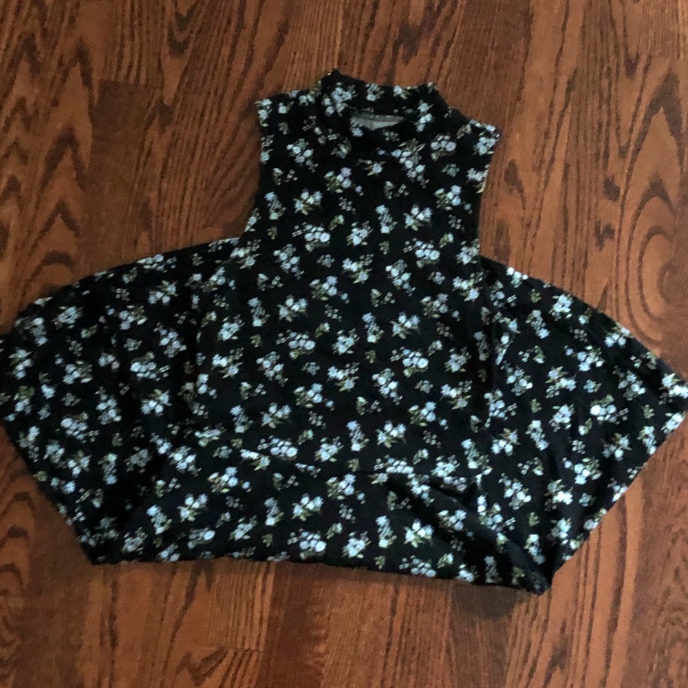 Forever 21 Black Floral Summer Dress size Small